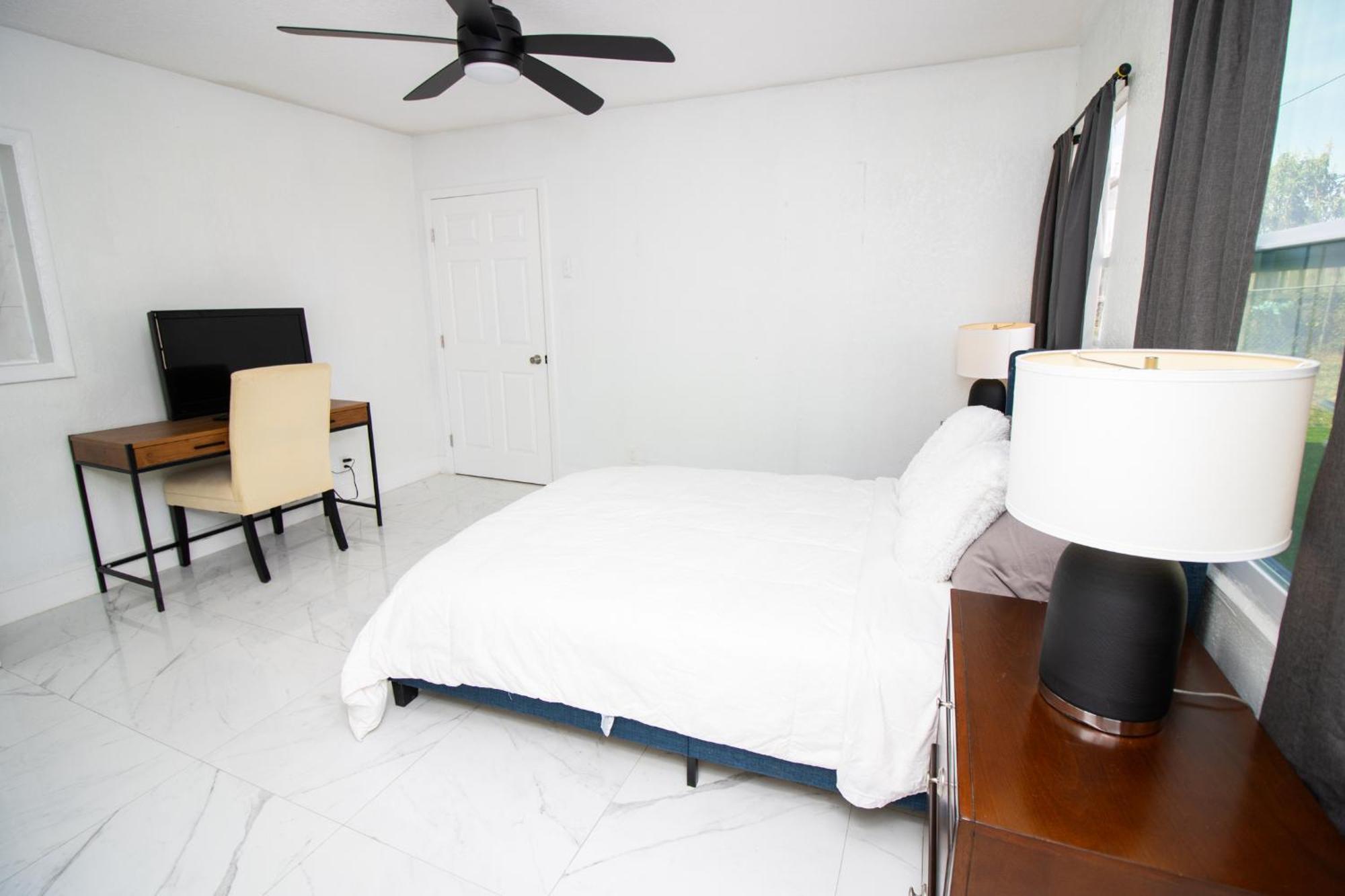 Shared Home - Close To The Beach Riviera Beach Exterior photo