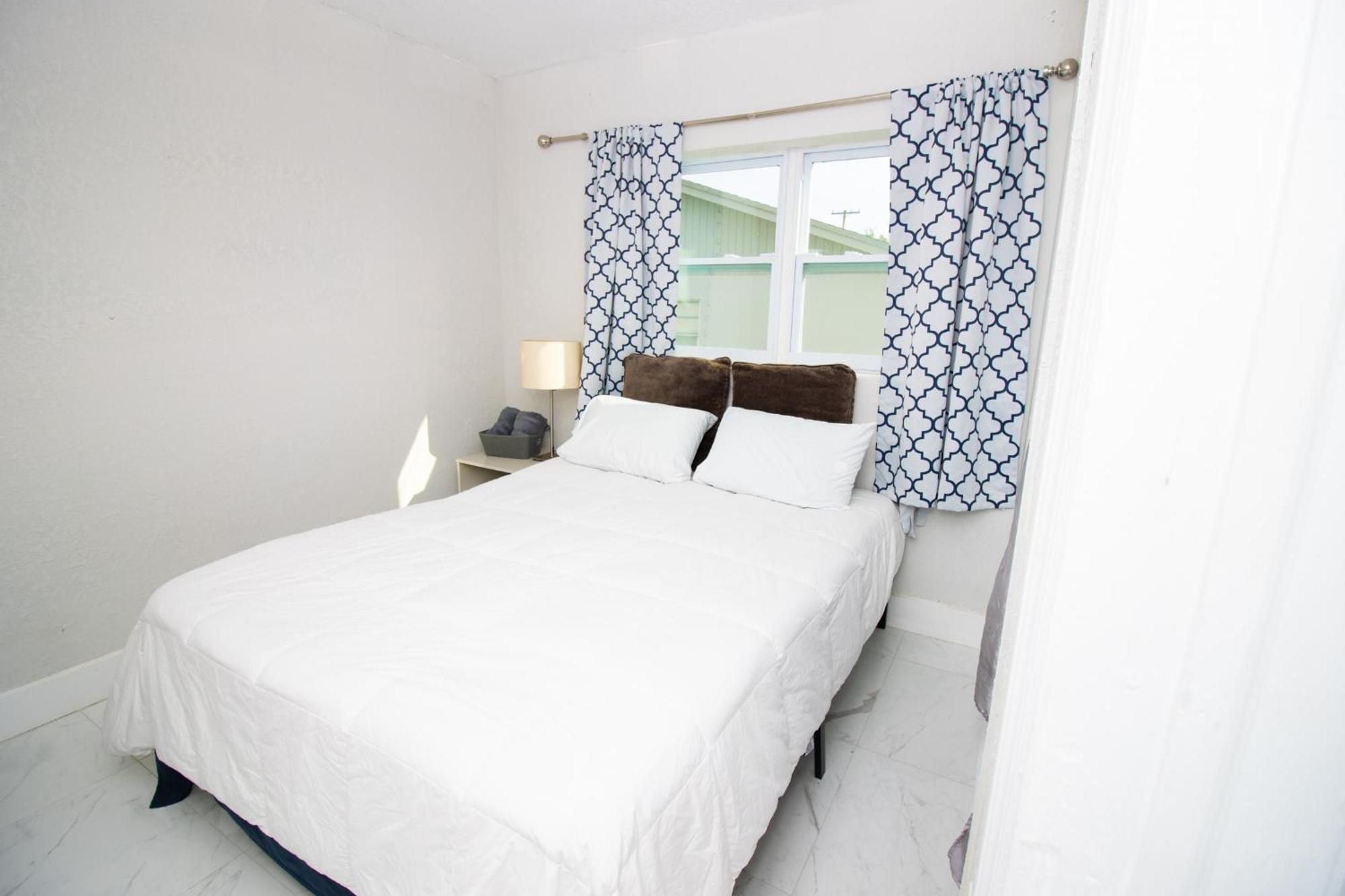 Shared Home - Close To The Beach Riviera Beach Exterior photo